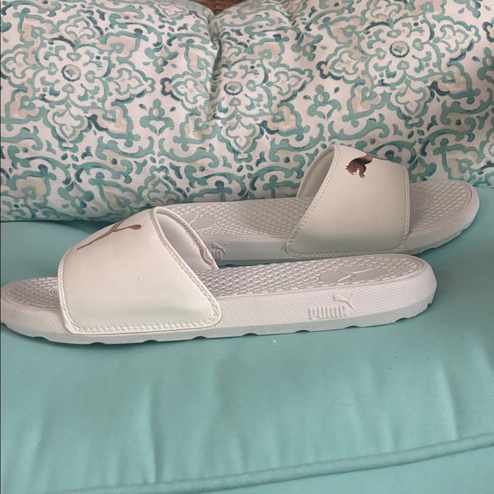Women’s Puma Logo Slide, With Rose Gold Logo View 3